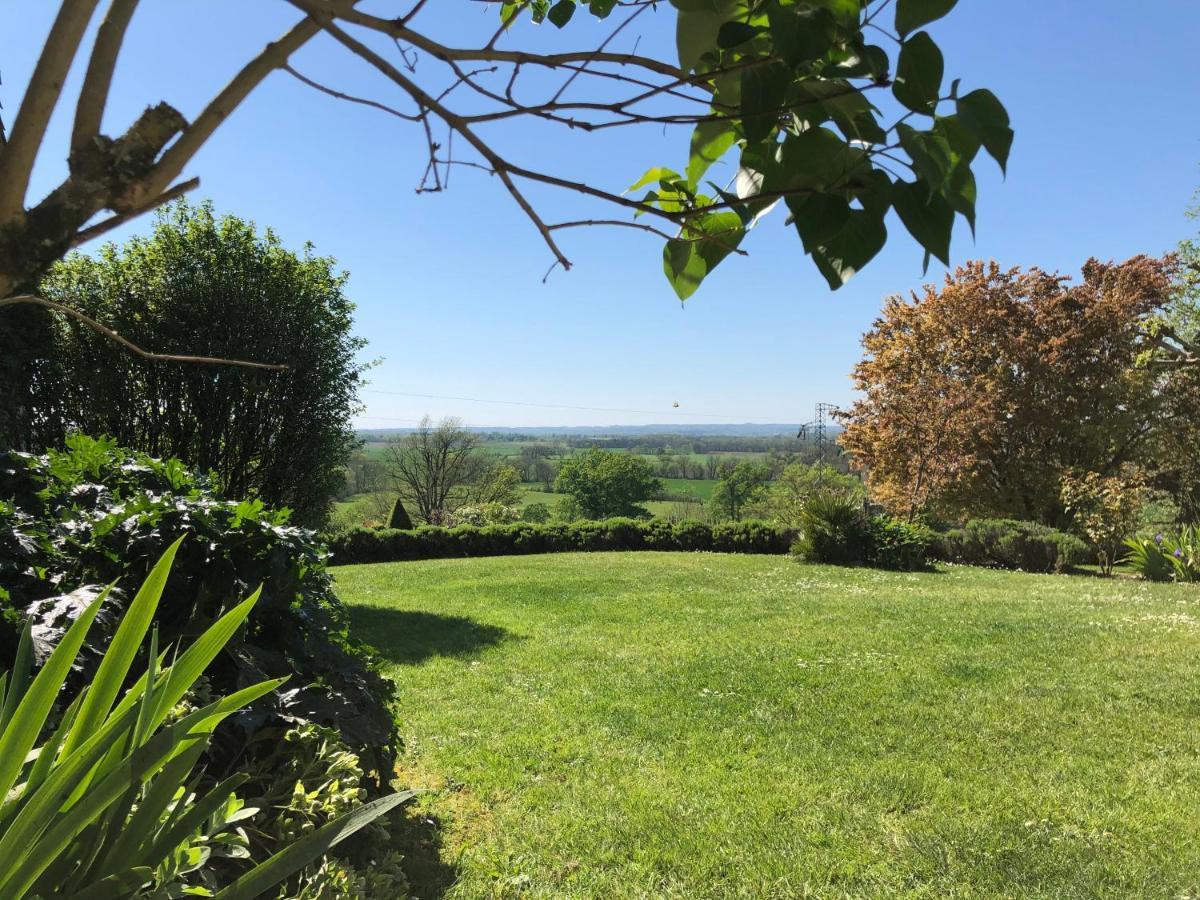 Bed and Breakfast La Ferme Buissonniere Bardou Exterior foto
