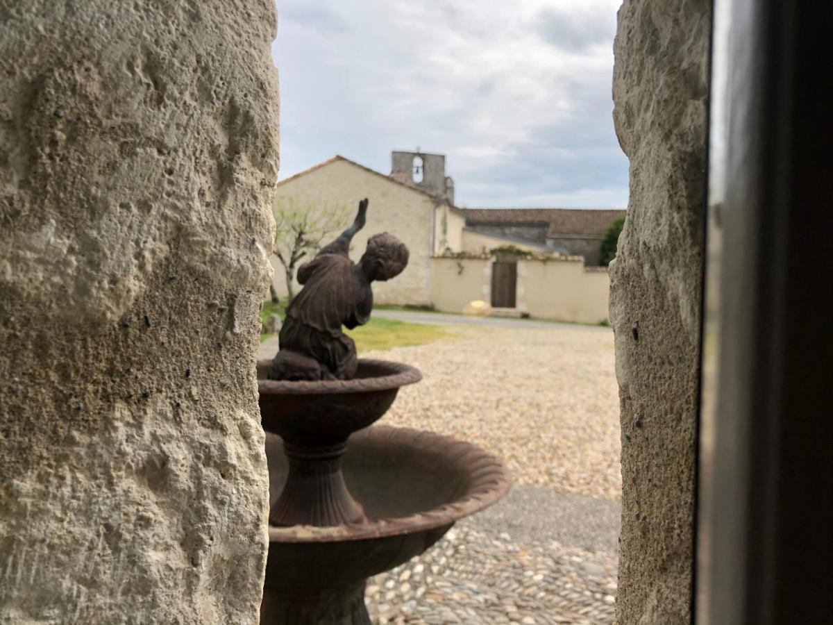 Bed and Breakfast La Ferme Buissonniere Bardou Exterior foto