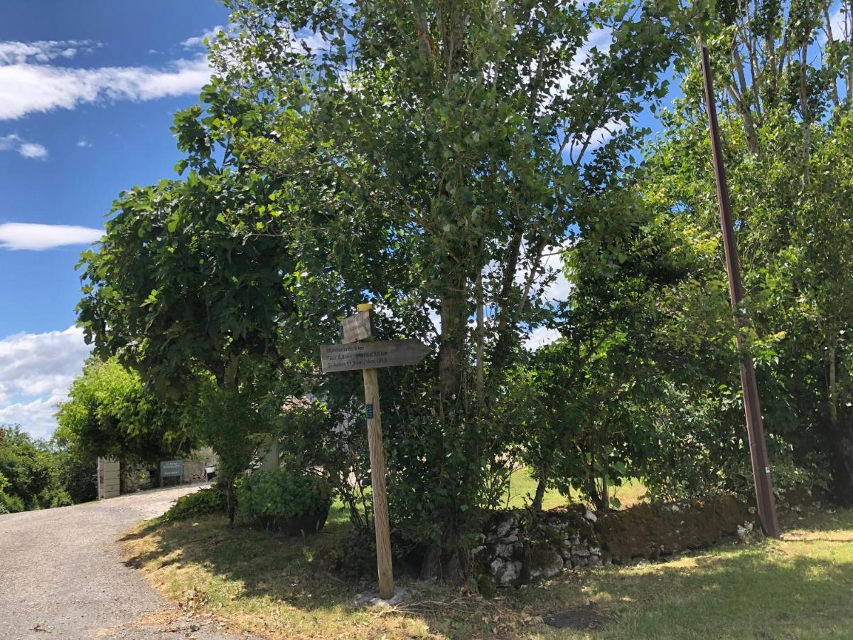 Bed and Breakfast La Ferme Buissonniere Bardou Exterior foto