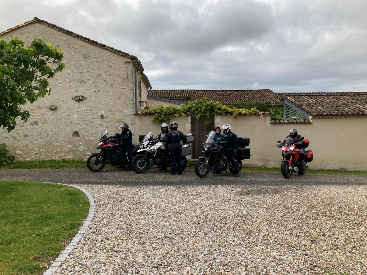 Bed and Breakfast La Ferme Buissonniere Bardou Exterior foto