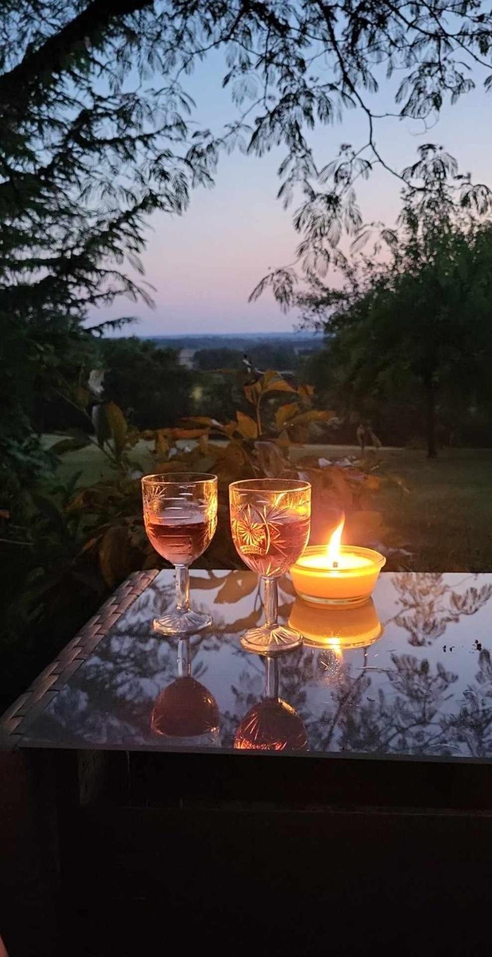 Bed and Breakfast La Ferme Buissonniere Bardou Exterior foto
